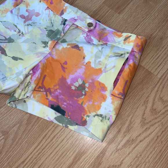 J. Crew Floral 3 Inch Inseam Colorful with Pockets Stretch Shorts Size 2 - Picture 2 of 8